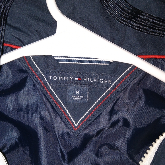 $25 Tommy Hilfiger size medium - Picture 3 of 3